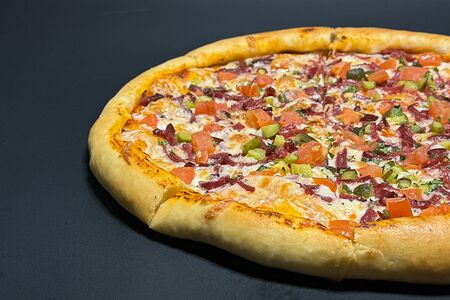 Пицца с копчёной колбаской