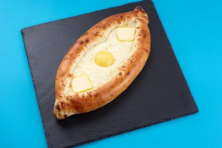 Хачапури по-аджарски 4 сыра