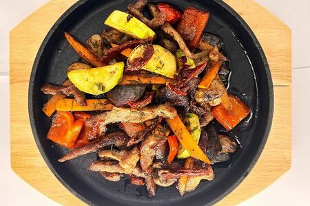 Свинина с овощами