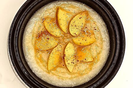 Каша рисовая с томленым яблоком