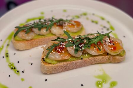 2 мини-брускетты с креветкой