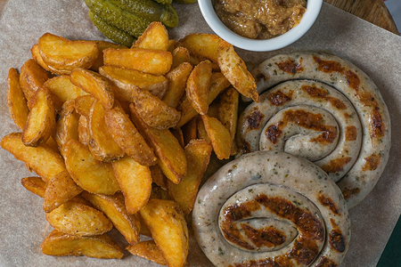 Колбасы Баварские с гарниром