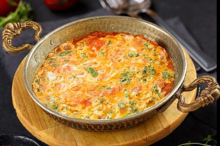 Яичница с помидорами