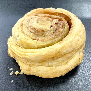 Улитка с корицей и грецким орехом