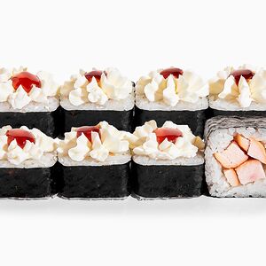 Ролл с курицей и сырным кремом