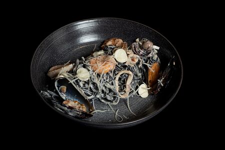 Черная паста с морепродуктами