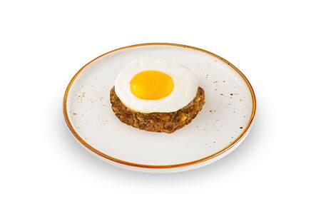 Бифштекс с яйцом