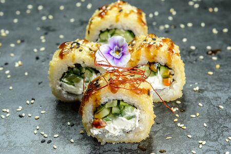 Жареный ролл Мини-бикини Огурец, сыр