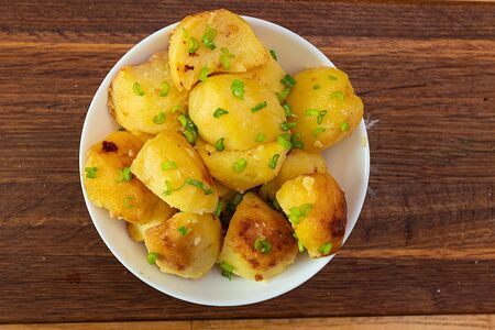 Картошка с зеленым луком