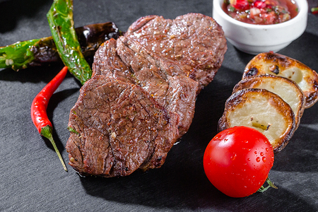 Говяжья вырезка в тандыре