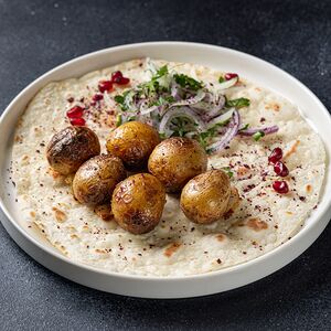 Молодой картофель с курдюком на мангале