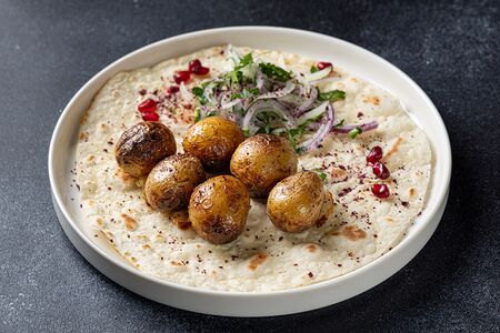 Молодой картофель с курдюком на мангале