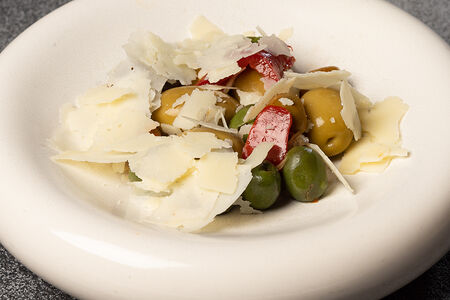 Маринованные оливки