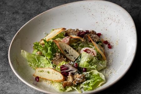 Салат с домашним цыпленком