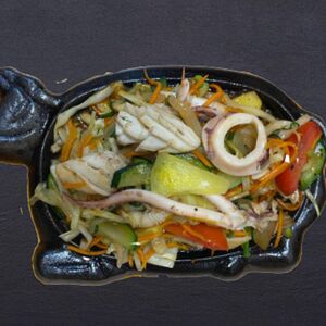 Тушеный кальмар с овощами по-вьетнамски Мык Сао