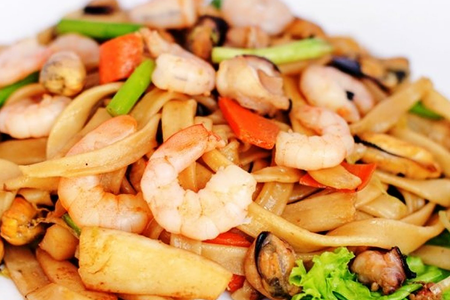 1106 Лапша с морепродуктами