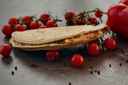 Закрытая пицца сборная