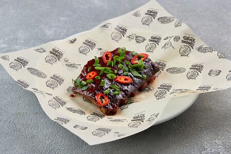 Запечённые свиные рёбрышки BBQ