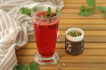 Клюквенный безалкогольный глинтвейн