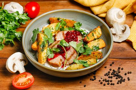 Буженина на гриле с картофелем