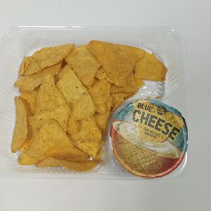 Начос барбекю с соусом блю чиз