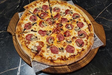 Пицца Грибная с ветчиной