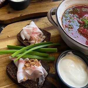 Борщ с рваной говядиной