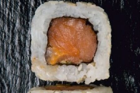 Спайси роллы с лососем