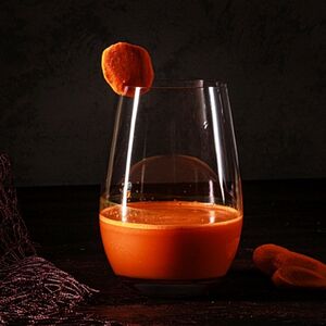 Свежевыжатый морковный сок