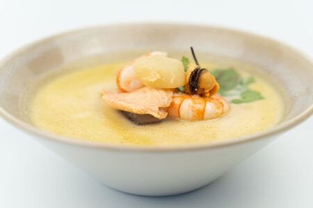 Том кха с морепродуктами