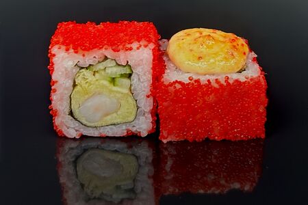 Запеченный ролл Калифорния с креветкой