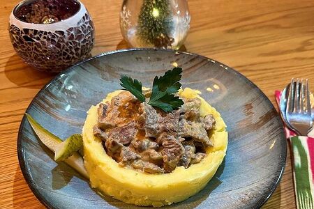 Бефстроганов с картофельным пюре