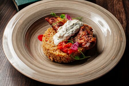 Ножка кролика с пряным рисом