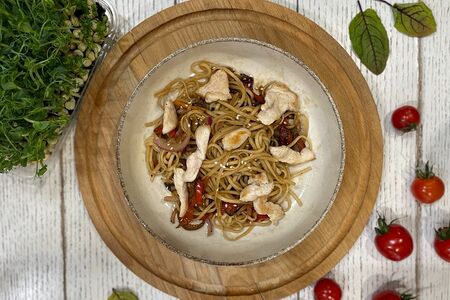 Вок с курицей