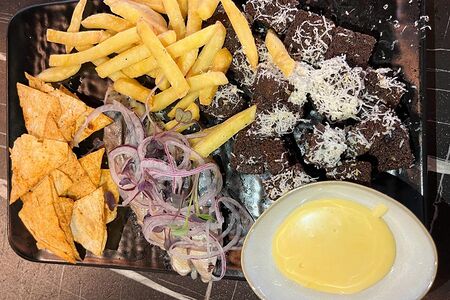 Гренки, картофель фри, лаваш