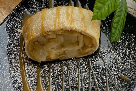 Штрудель с фруктовой начинкой