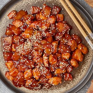 Հավ միս կարտոֆիլով և քնջութով