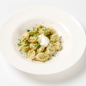 Пельмени классические со сметаной 