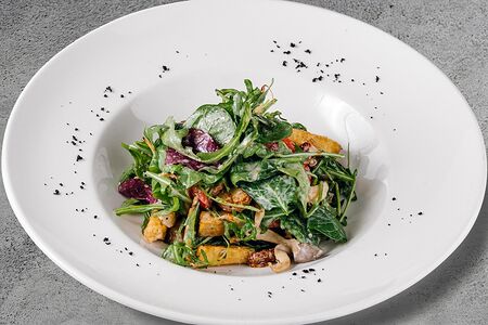 Тёплый салат из телячьей вырезки с запечёнными овощами