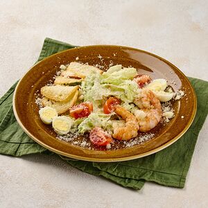 Салат Цезарь с креветками