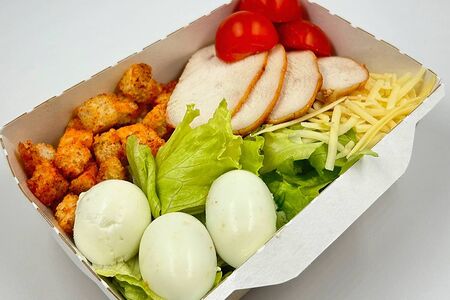 Салат Цезарь с курицей
