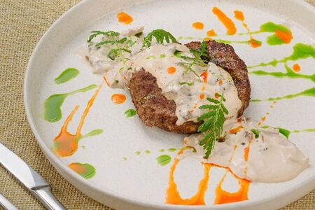 Бифштекс с вешенками