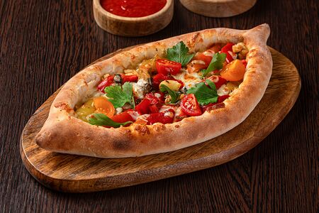 Пиде с курицей и овощами