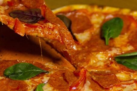 Пицца Пепперони со сладким перцем