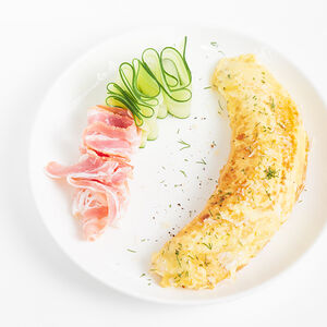 Омлет бекон и сыр