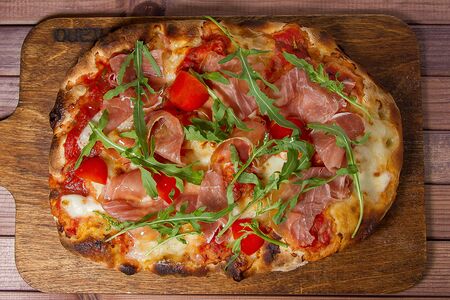 Пицца с пармским окороком
