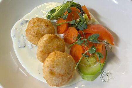 Крабовые кейки с овощами 