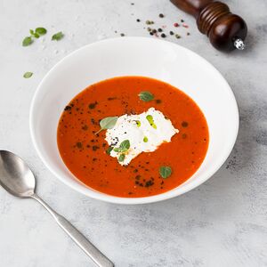 Томатный суп с сыром буратта