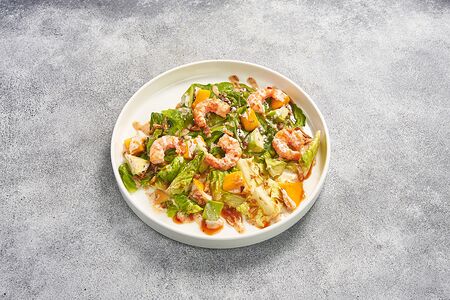 Салат с креветками, манго и авокадо