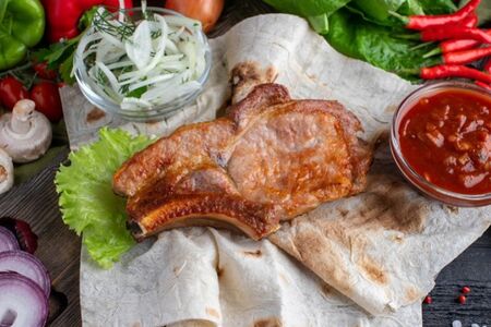 Свиная корейка на кости